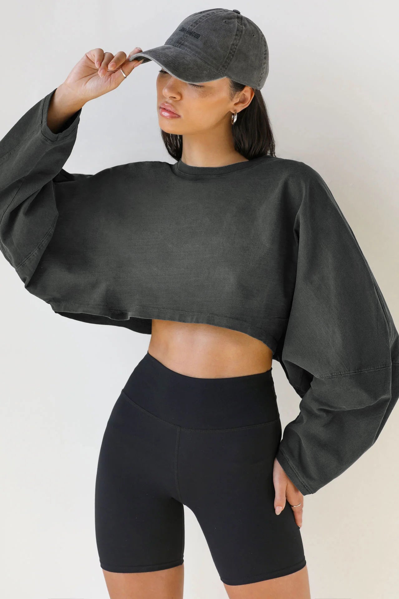 Cropped Sweatshirt - Notorious (Nero Chiaro)